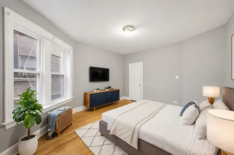 7537 South Phillips Avenue Chicago IL 60649
