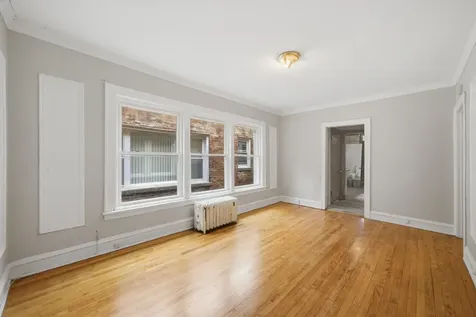 7537 South Phillips Avenue Chicago IL 60649