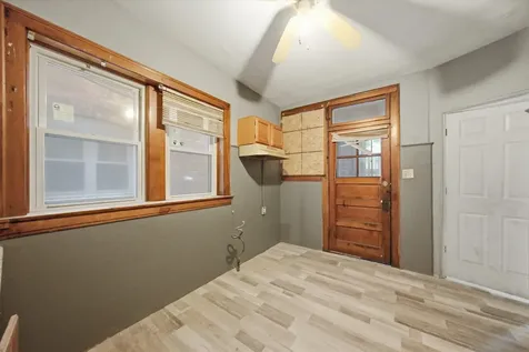 7537 South Phillips Avenue Chicago IL 60649