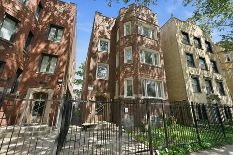 7537 South Phillips Avenue Chicago IL 60649