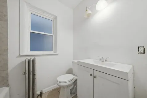 7537 South Phillips Avenue Chicago IL 60649