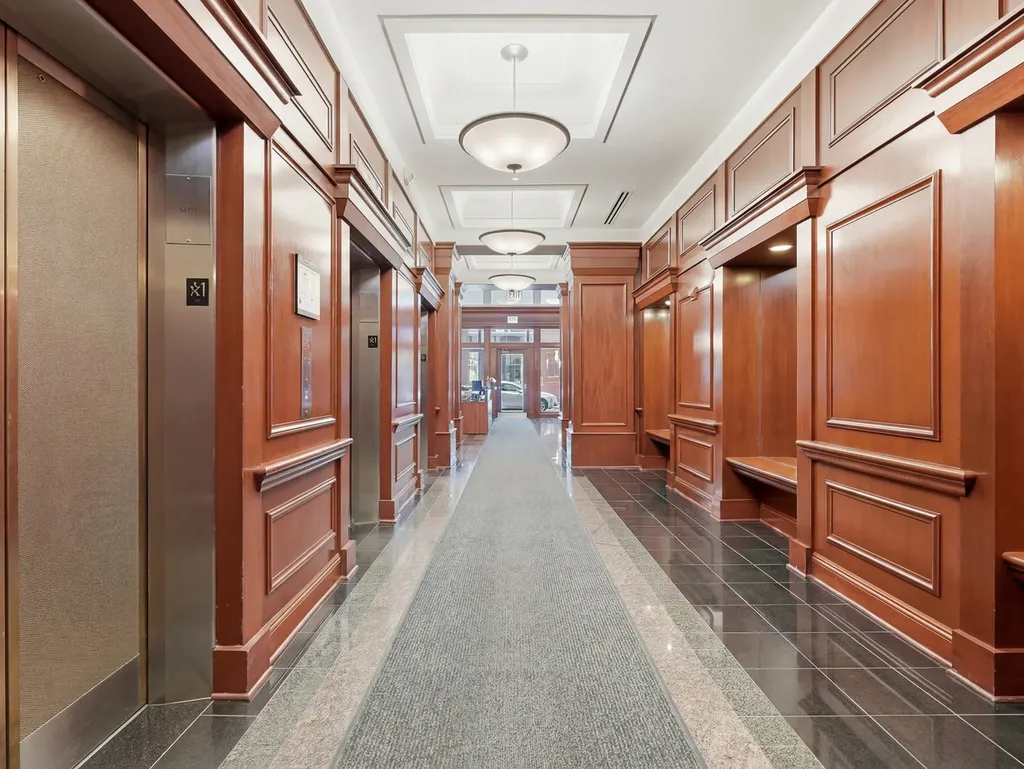 212 West Washington Street W Chicago IL 60606