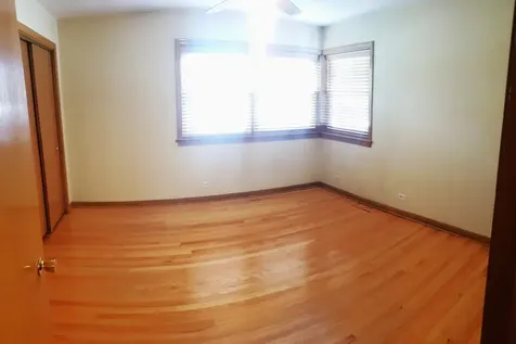 10351 Dickens Street Westchester IL 60154