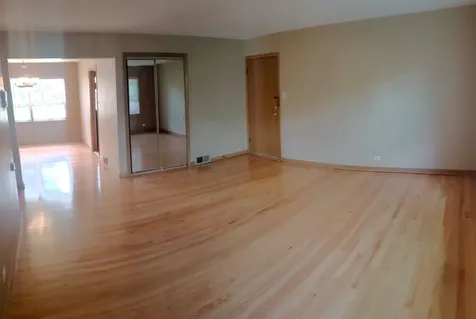 10351 Dickens Street Westchester IL 60154