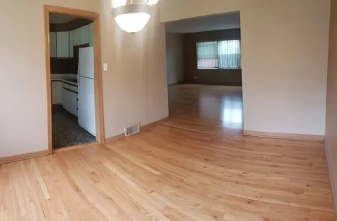10351 Dickens Street Westchester IL 60154