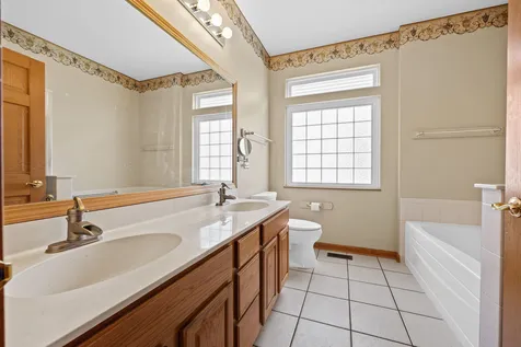 21254 Montclare Lake Drive Crest Hill IL 60403