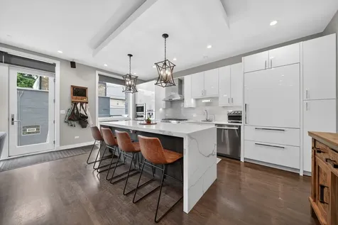 1751 West Roscoe Street Chicago IL 60657
