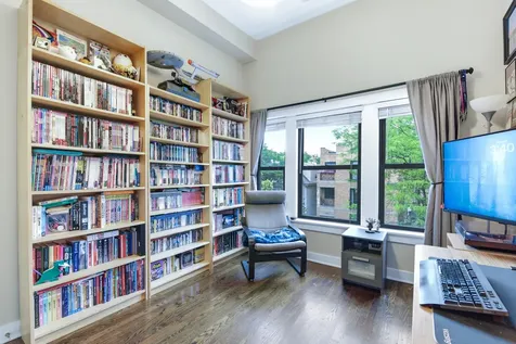 1510 West Roscoe Street Chicago IL 60657