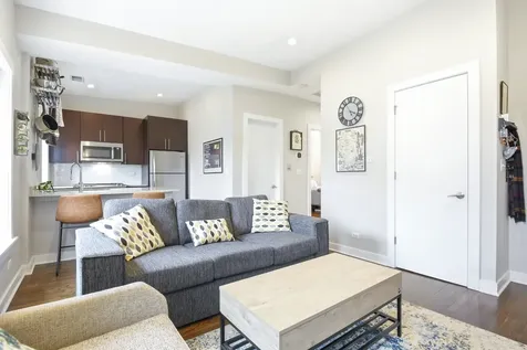 1510 West Roscoe Street Chicago IL 60657