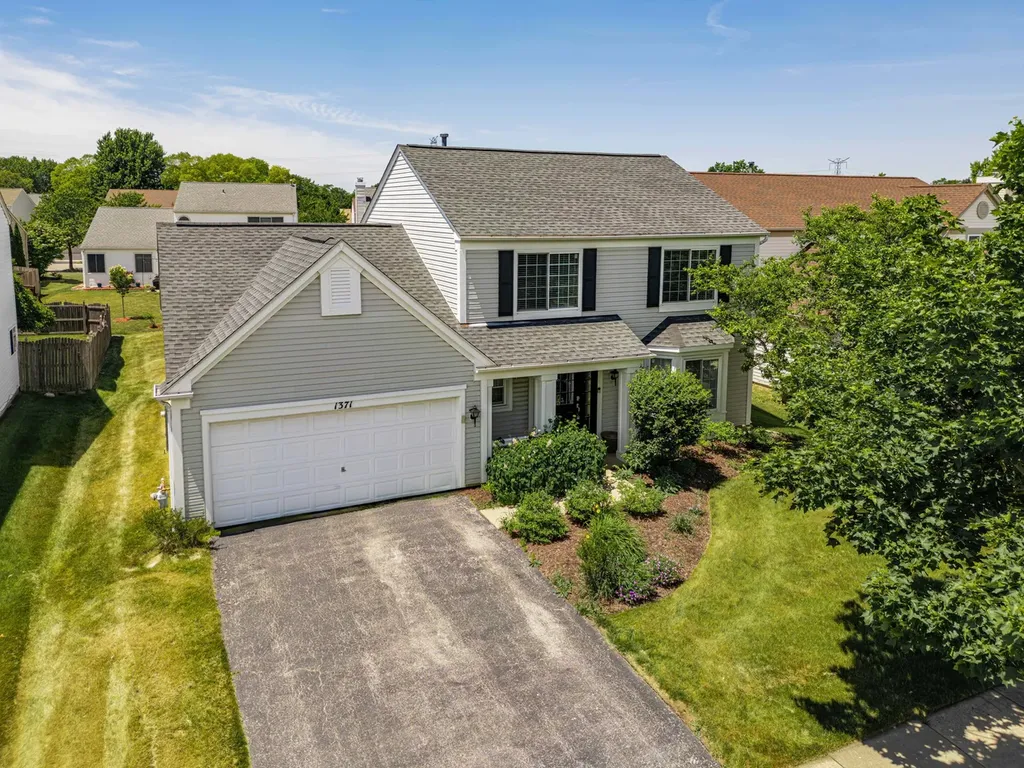 1371 East Braymore Circle Naperville IL 60564