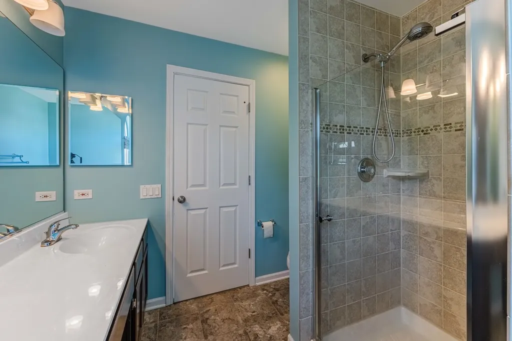 1371 East Braymore Circle Naperville IL 60564