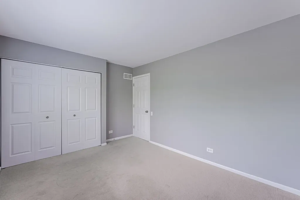 1371 East Braymore Circle Naperville IL 60564