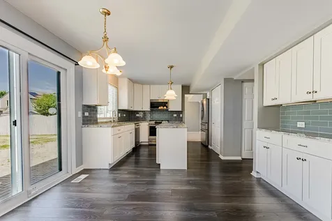 1371 East Braymore Circle Naperville IL 60564