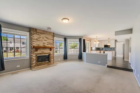 1371 East Braymore Circle Naperville IL 60564