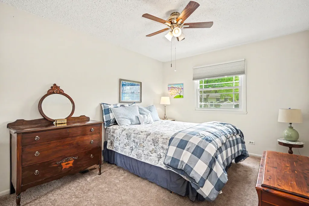 23W311 Edgewood Court Glen Ellyn IL 60137