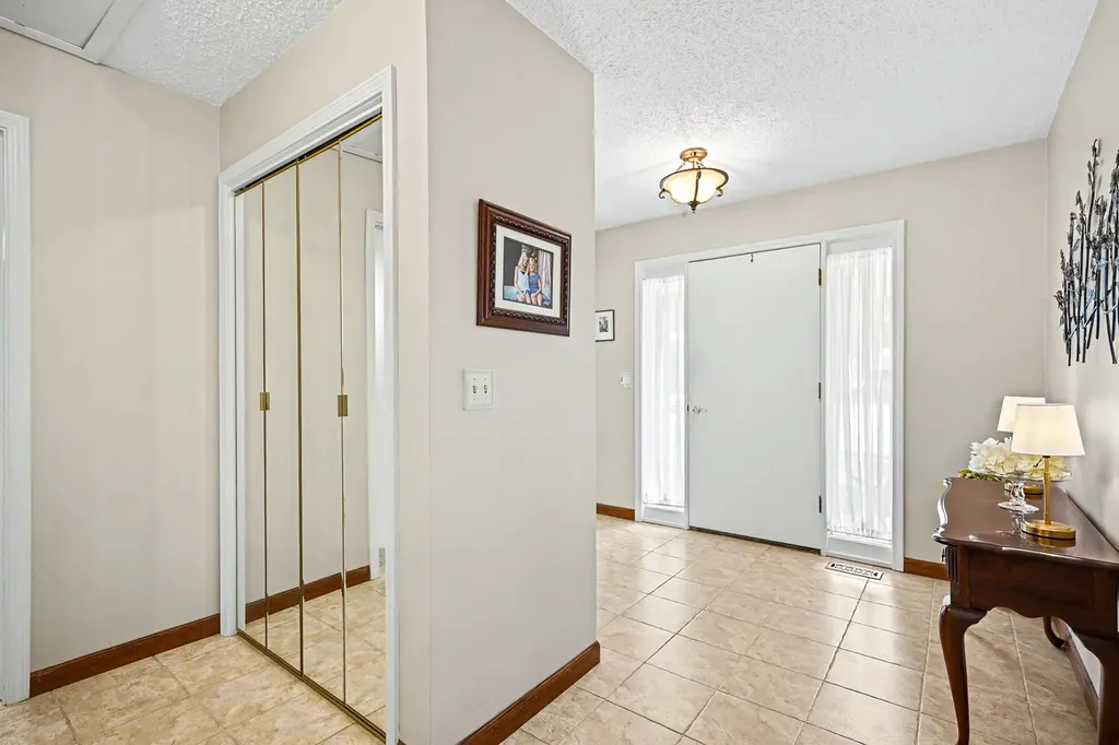 23W311 Edgewood Court Glen Ellyn IL 60137