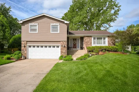 23W311 Edgewood Court Glen Ellyn IL 60137