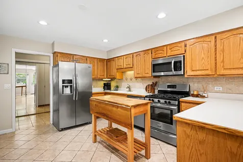 23W311 Edgewood Court Glen Ellyn IL 60137