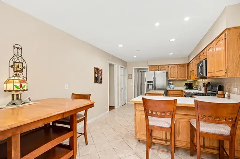 23W311 Edgewood Court Glen Ellyn IL 60137