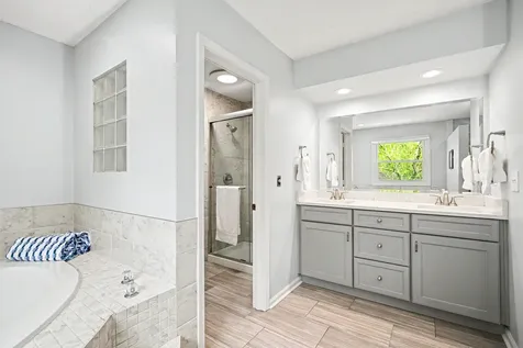 23W311 Edgewood Court Glen Ellyn IL 60137