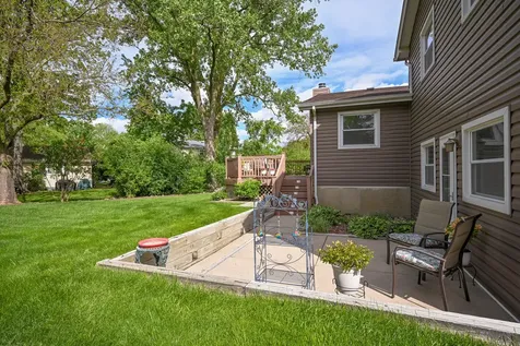 23W311 Edgewood Court Glen Ellyn IL 60137