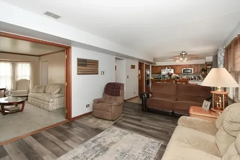 619 Yardley Lane Hoffman Estates IL 60192