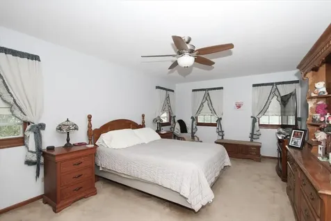 619 Yardley Lane Hoffman Estates IL 60192