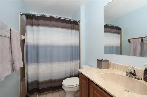619 Yardley Lane Hoffman Estates IL 60192