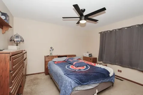 619 Yardley Lane Hoffman Estates IL 60192