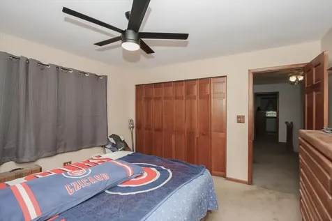619 Yardley Lane Hoffman Estates IL 60192