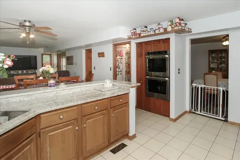 619 Yardley Lane Hoffman Estates IL 60192