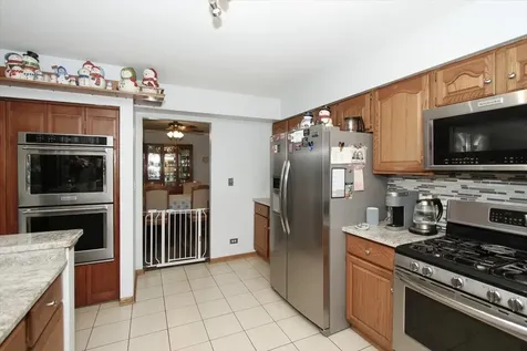 619 Yardley Lane Hoffman Estates IL 60192