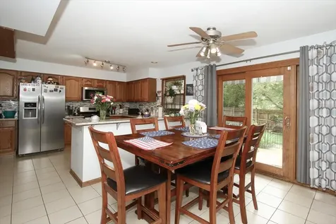 619 Yardley Lane Hoffman Estates IL 60192