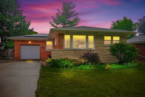 513 South William Street Mount Prospect IL 60056