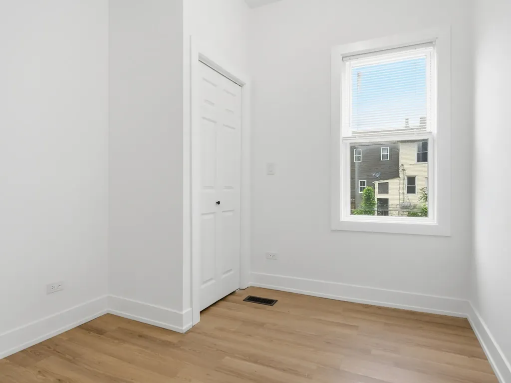 4162 South Wells Street Chicago IL 60609