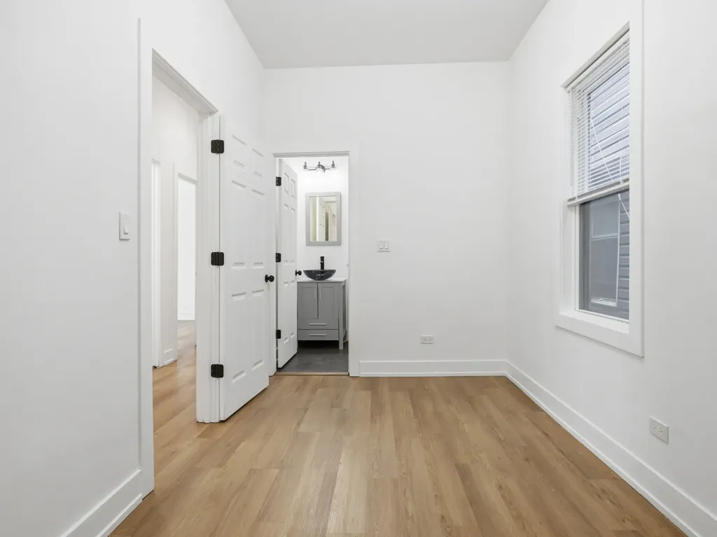 4162 South Wells Street Chicago IL 60609