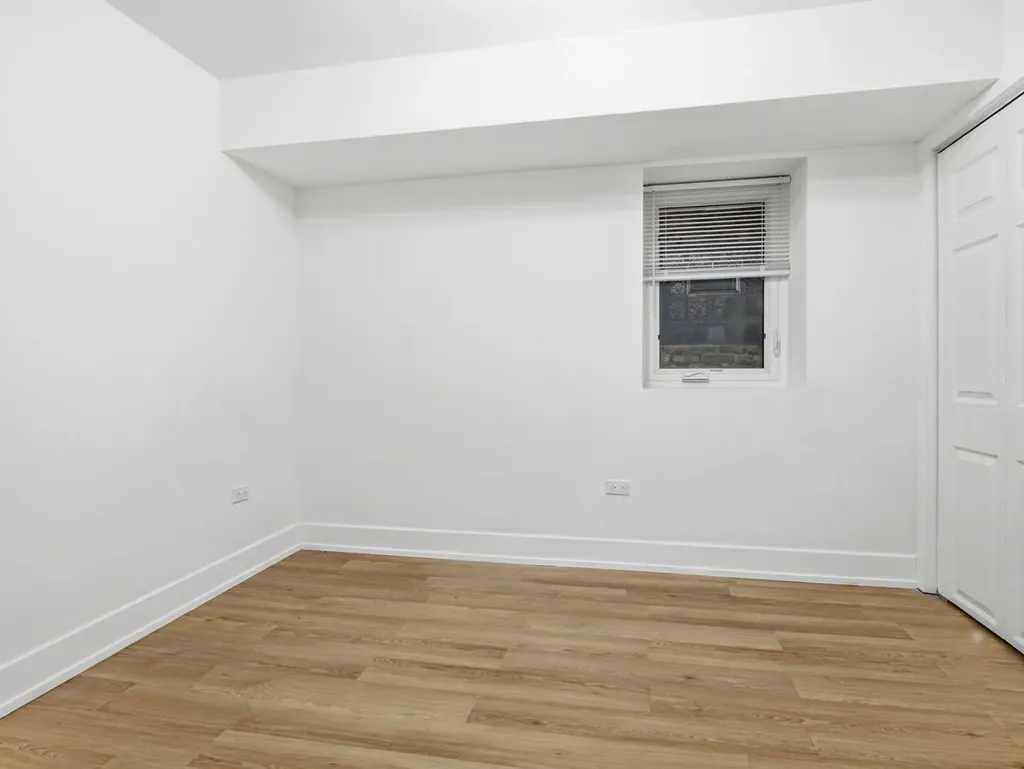 4162 South Wells Street Chicago IL 60609