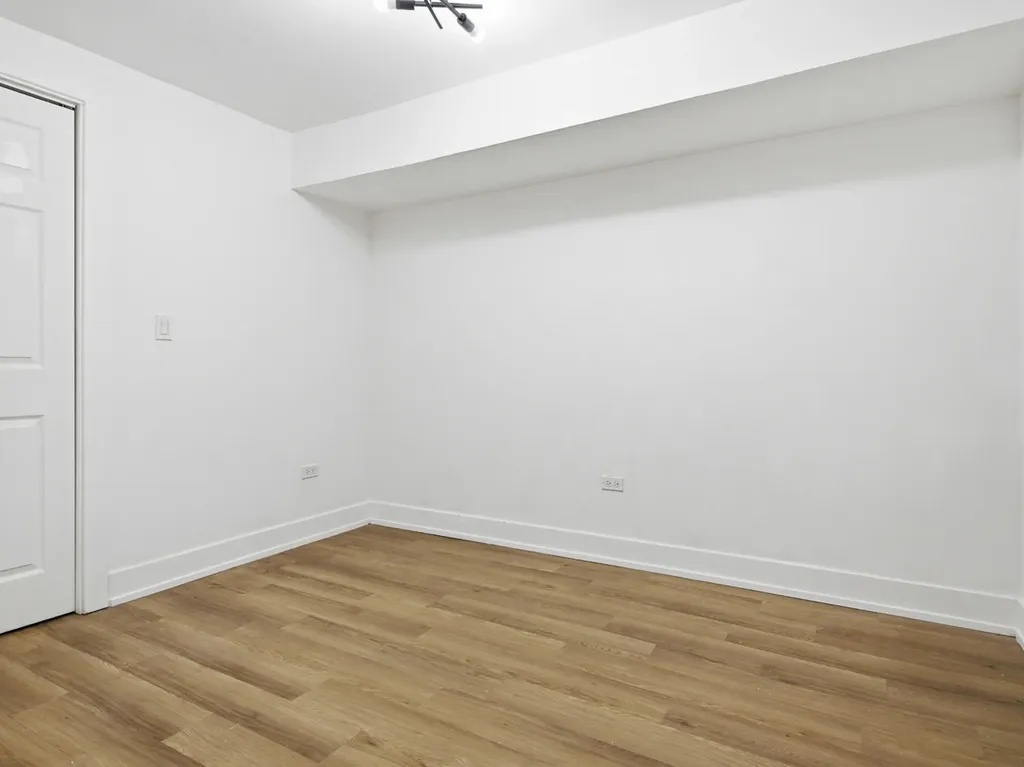4162 South Wells Street Chicago IL 60609