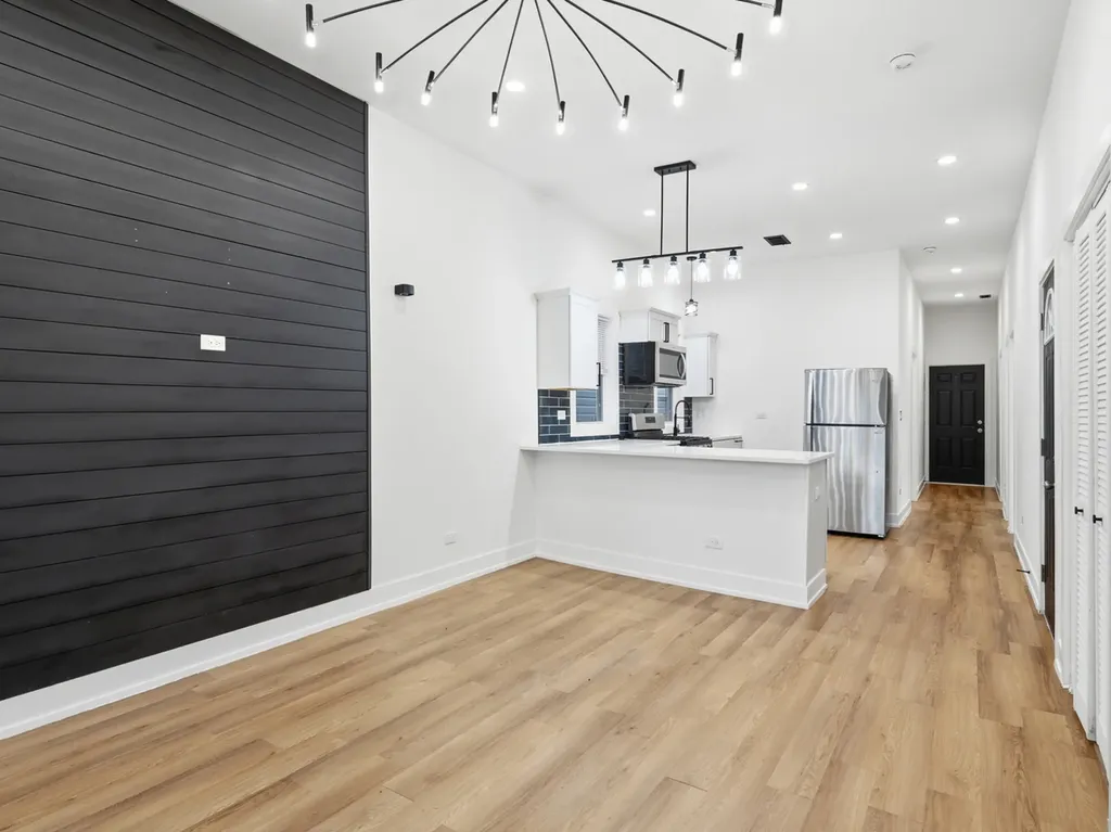 4162 South Wells Street Chicago IL 60609