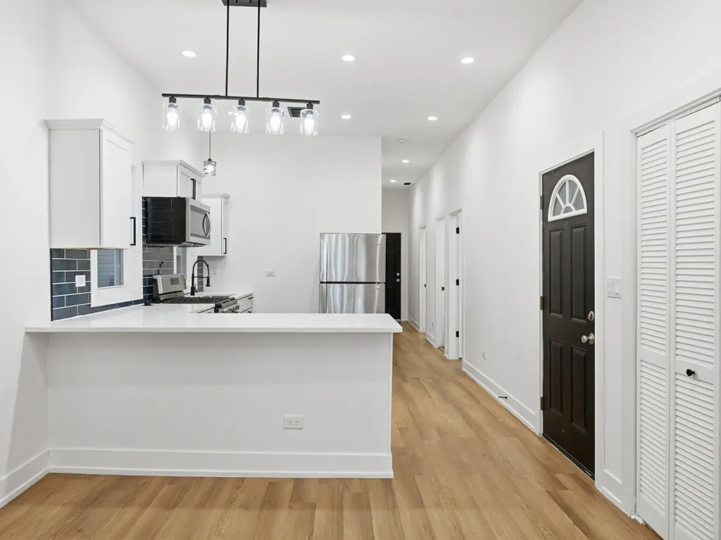 4162 South Wells Street Chicago IL 60609