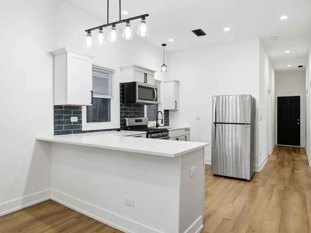 4162 South Wells Street Chicago IL 60609