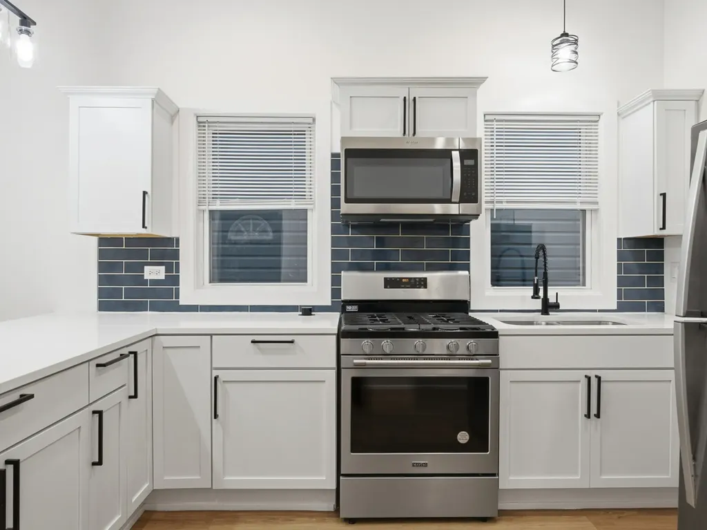 4162 South Wells Street Chicago IL 60609