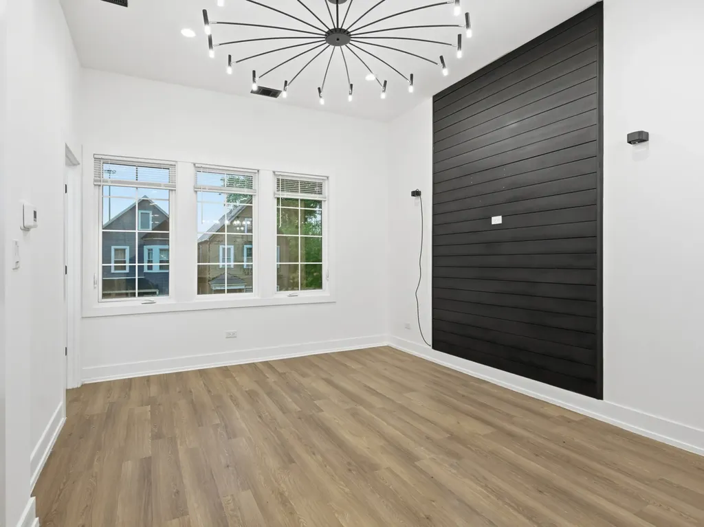 4162 South Wells Street Chicago IL 60609