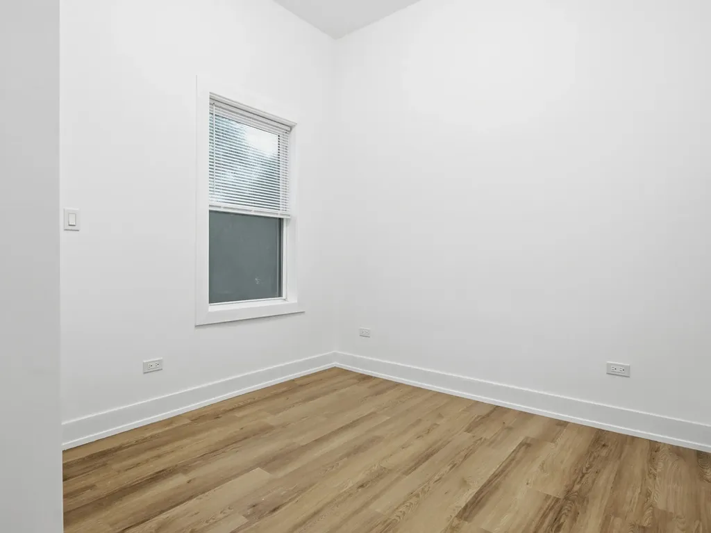 4162 South Wells Street Chicago IL 60609