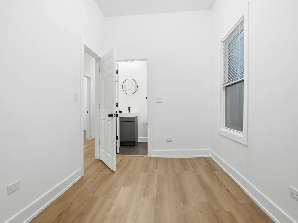 4162 South Wells Street Chicago IL 60609