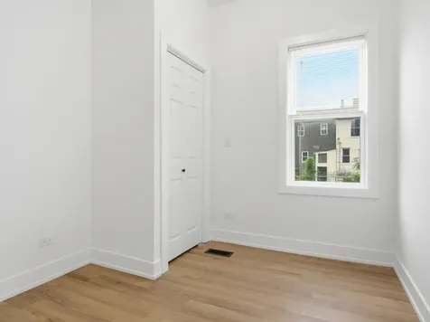 4162 South Wells Street Chicago IL 60609