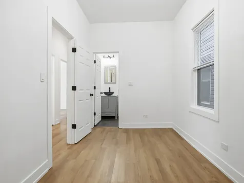 4162 South Wells Street Chicago IL 60609
