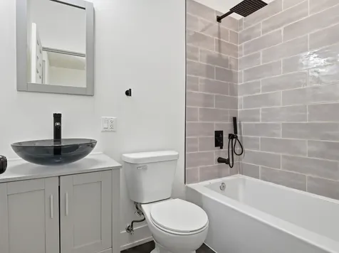 4162 South Wells Street Chicago IL 60609