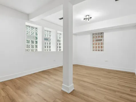 4162 South Wells Street Chicago IL 60609