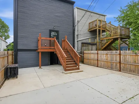 4162 South Wells Street Chicago IL 60609